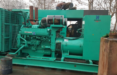 鸡西发电机组如何判断水冷式机油散热器内部是否需要清洗？